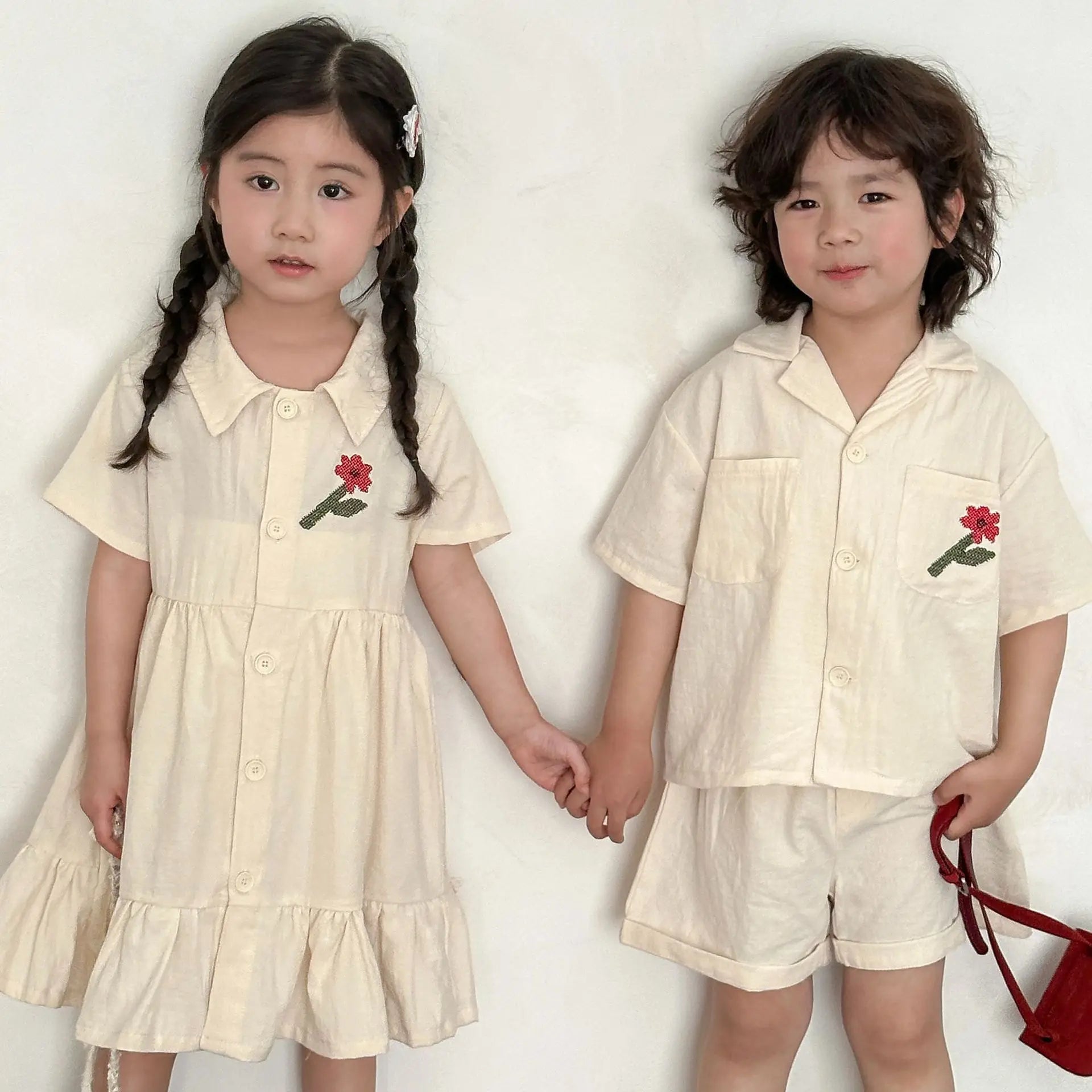半袖セットアップ キッズワンピース/セットアップ 2点セット フラワー刺繍ワンポイント半袖ブワンピース/半袖シャツ+ショートパンツ リンクコーデ 兄弟姉妹 お揃いコーデ【mh0008875】