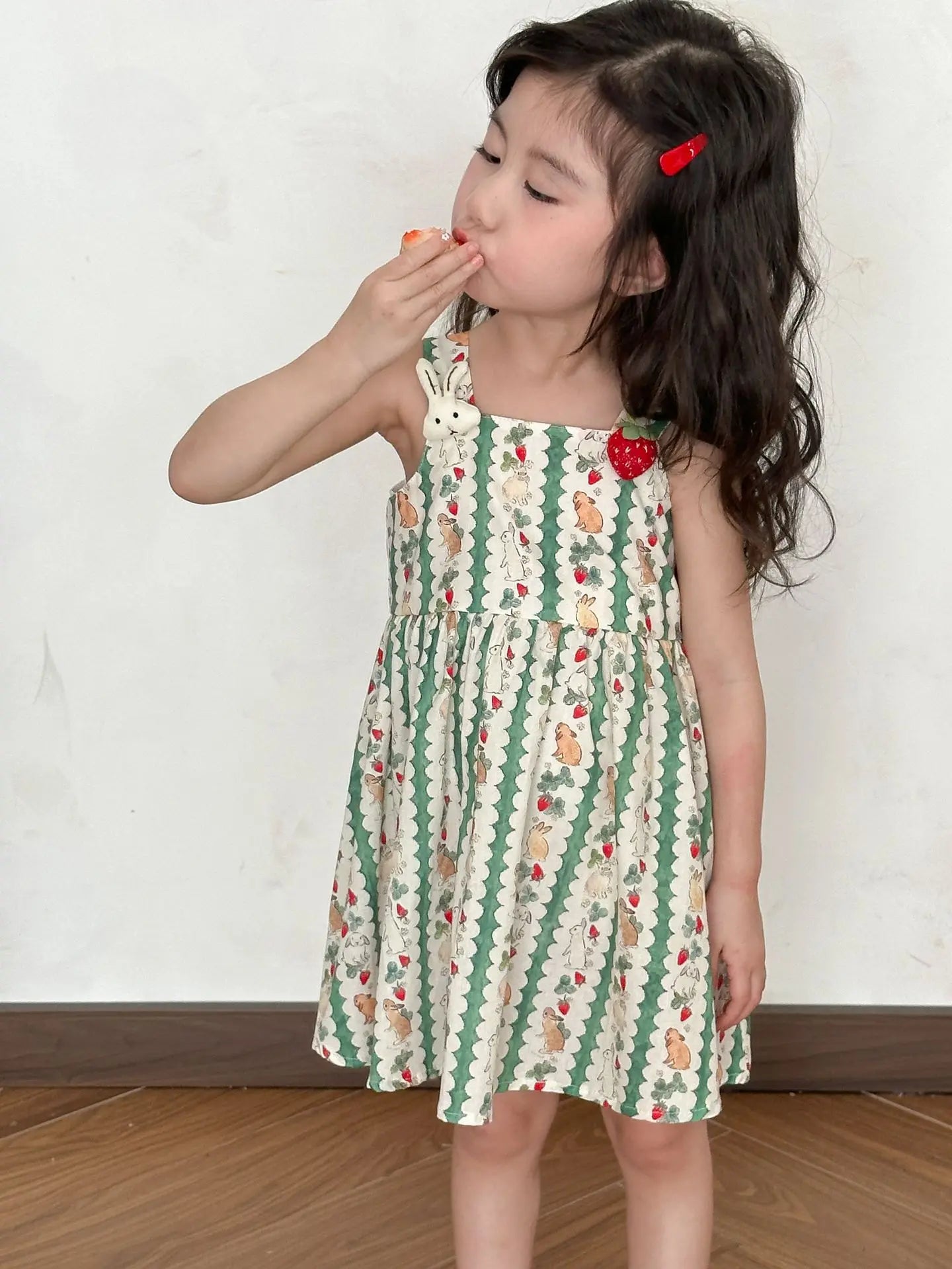 半袖セットアップ キッズワンピース/セットアップ 2点セット うさぎいちごプリントキャミソールワンピース/半袖シャツ+ショートパンツ リンクコーデ 兄弟姉妹 お揃いコーデ【mh0008876】