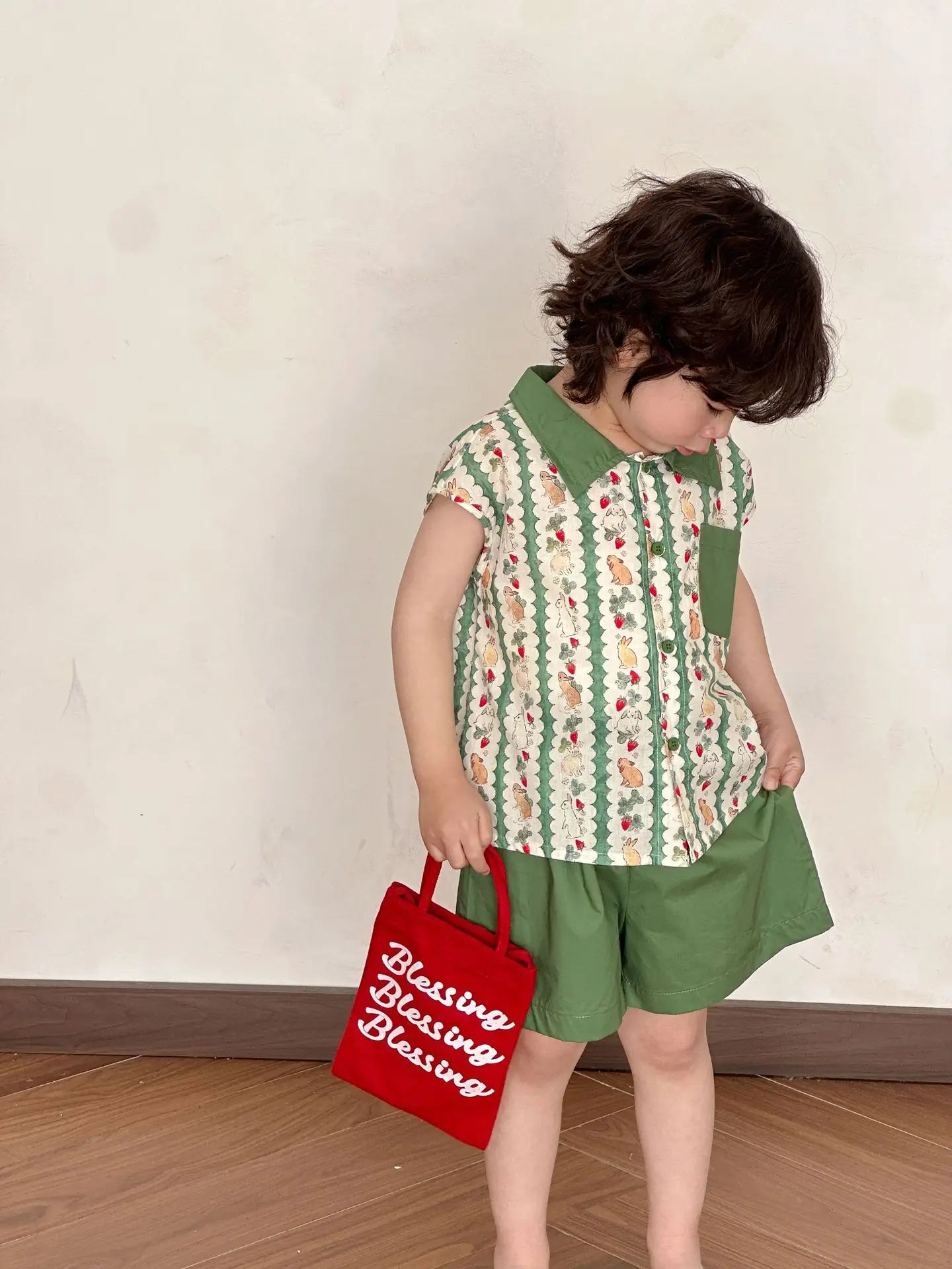 半袖セットアップ キッズワンピース/セットアップ 2点セット うさぎいちごプリントキャミソールワンピース/半袖シャツ+ショートパンツ リンクコーデ 兄弟姉妹 お揃いコーデ【mh0008876】