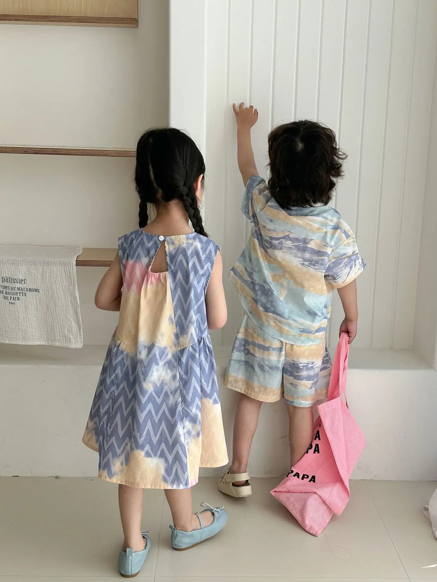 半袖セットアップ キッズワンピース/セットアップ 2点セット カラフルプリントノースリーブワンピース/半袖シャツ+ショートパンツ リンクコーデ 兄弟姉妹 お揃いコーデ【mh0008879】