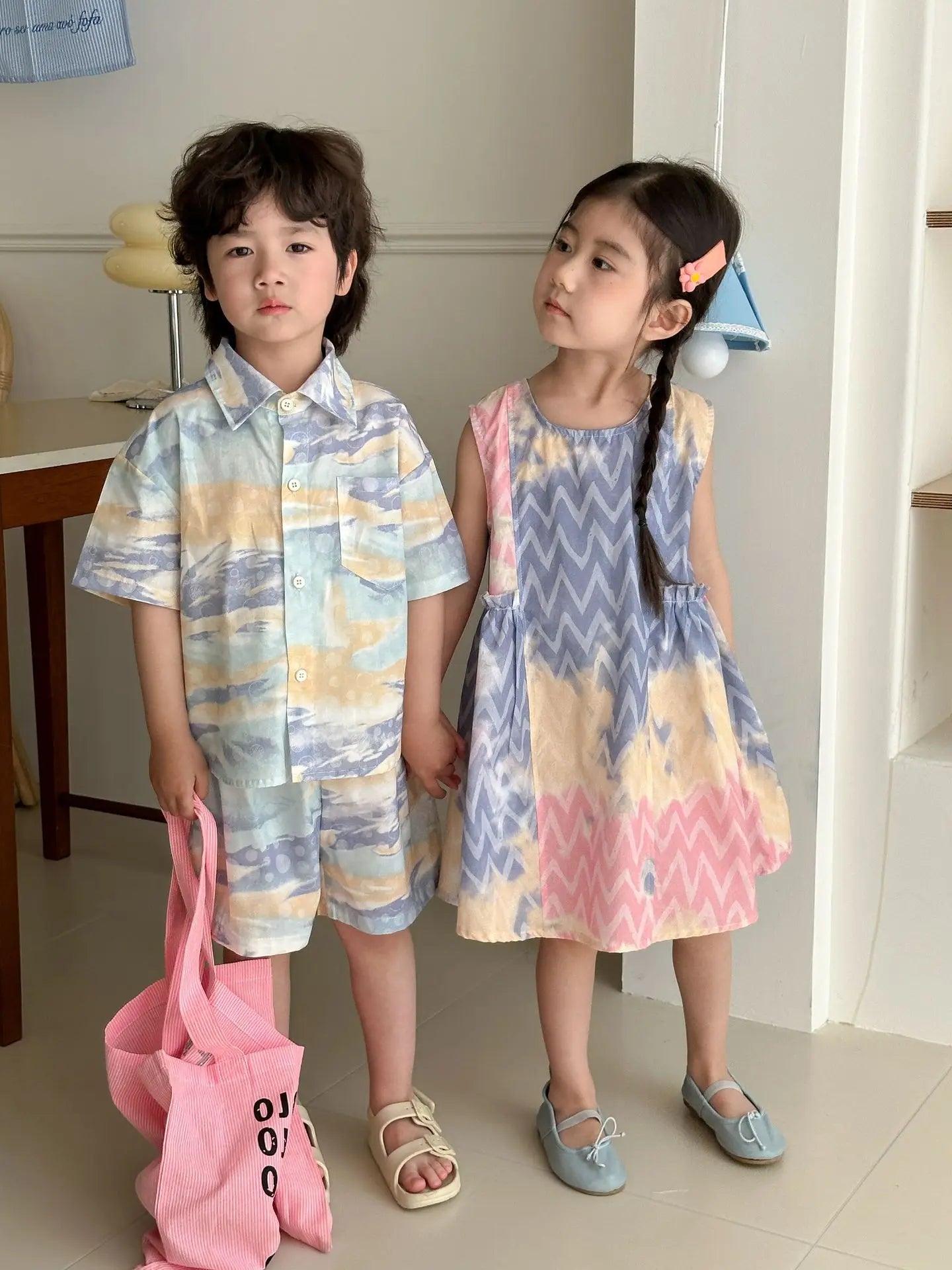半袖セットアップ キッズワンピース/セットアップ 2点セット カラフルプリントノースリーブワンピース/半袖シャツ+ショートパンツ リンクコーデ 兄弟姉妹 お揃いコーデ【mh0008879】