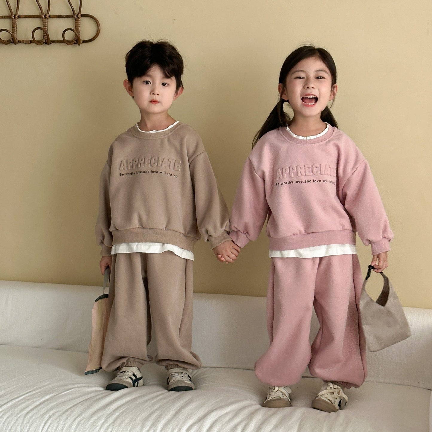 長袖セットアップ エンボスロゴ長袖スウェットセットアップ 2点セット【mh0010493】