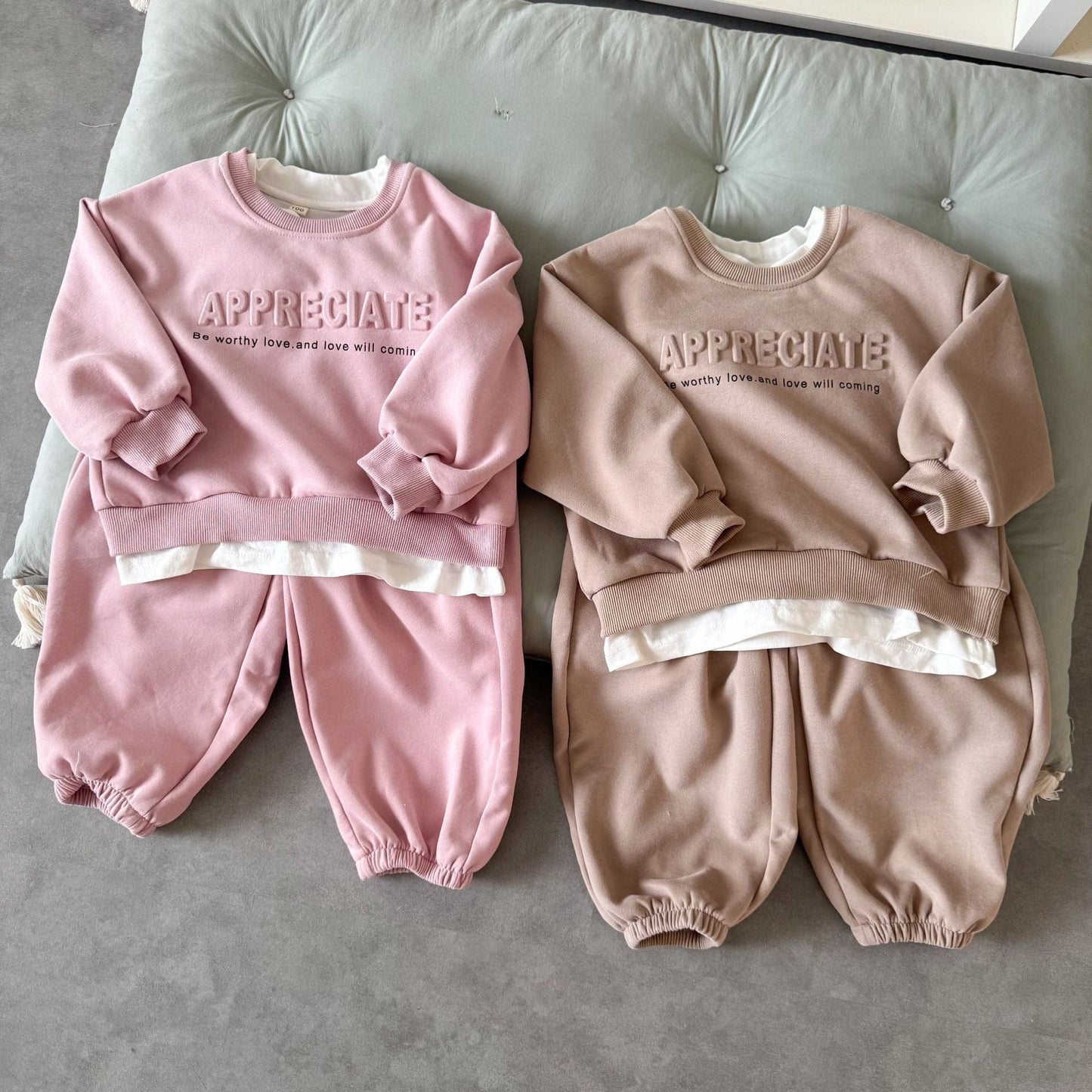 長袖セットアップ エンボスロゴ長袖スウェットセットアップ 2点セット【mh0010493】