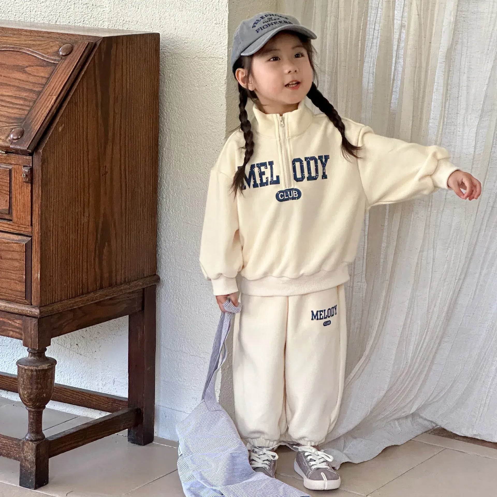 長袖セットアップ Beige / 80cm キッズセットアップ 2点セット ハーフジップレターロゴプリントスウェットシャツ+スウェットパンツ 2カラー【mh0007113】