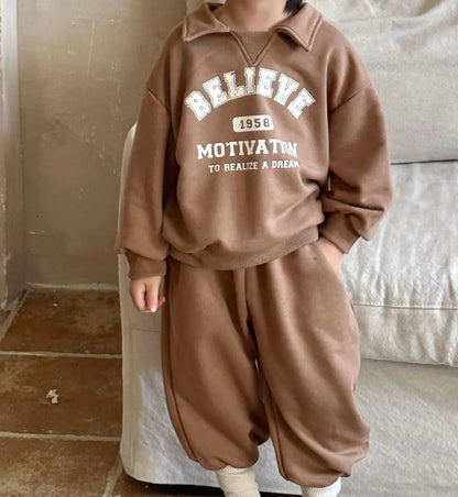 長袖セットアップ Brown / 12M  80CM キッズセットアップ 2点セット 長袖襟付きスウェットシャツ+ロングパンツ レターロゴプリント 2カラー【mh0006563】