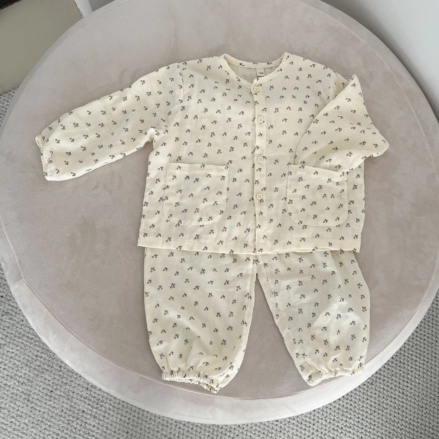 長袖パジャマ color B / 18M (80) キッズセットアップ 2点セット フラワー小花柄プリントナチュラル長袖パジャマセット【mh0008646】