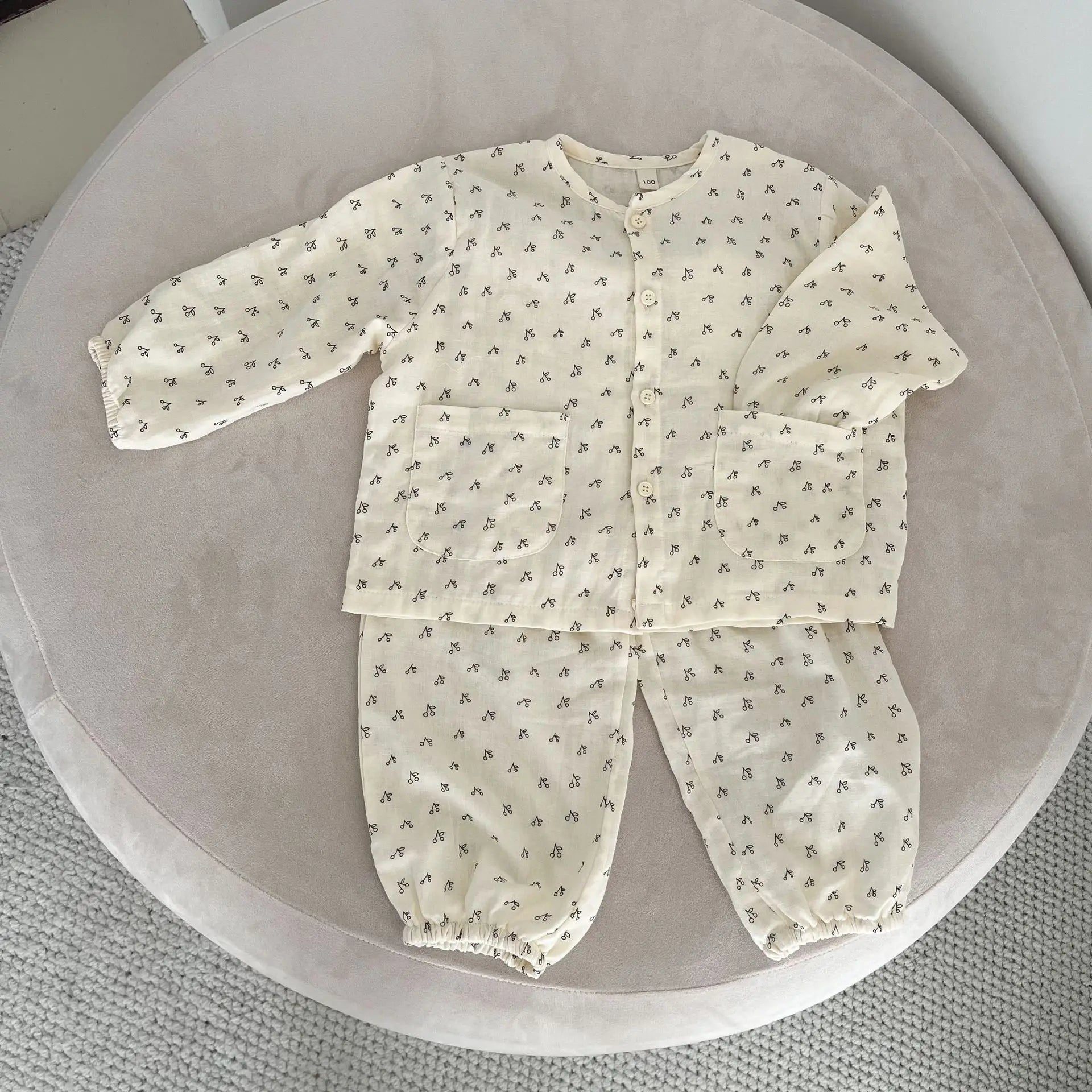 長袖パジャマ color B / 18M (80) キッズセットアップ 2点セット フラワー小花柄プリントナチュラル長袖パジャマセット【mh0008646】