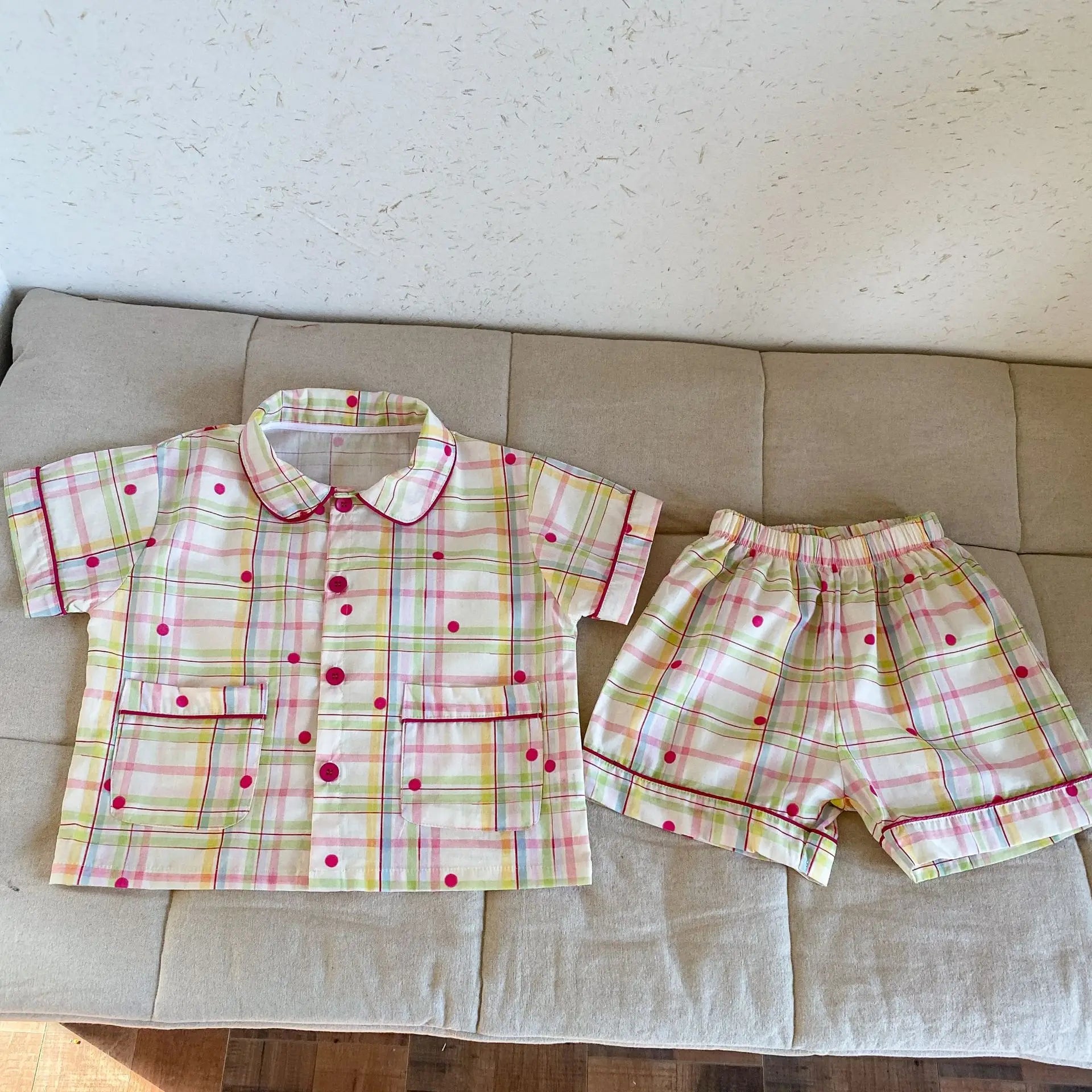 半袖セットアップ color B / 18M (80) キッズパジャマセット チェック/宇宙プリント 半袖シャツ+ショートパンツ【mh0008871】