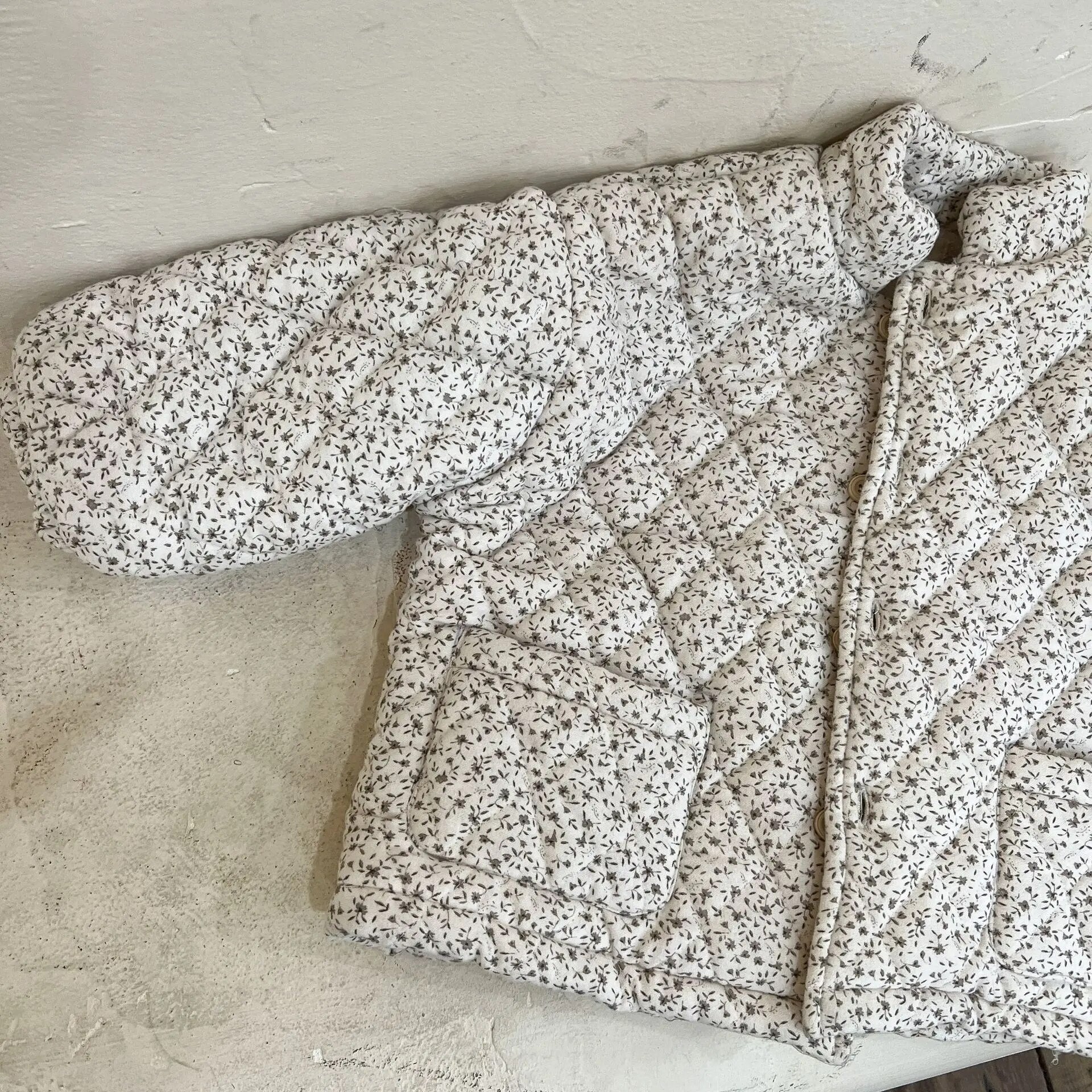 ショートコート・ジャケット・ジャンパー キッズアウター キルティングジャケット コート フラワー 小花柄プリント ガールズ 女の子 子供服【mh0003173】