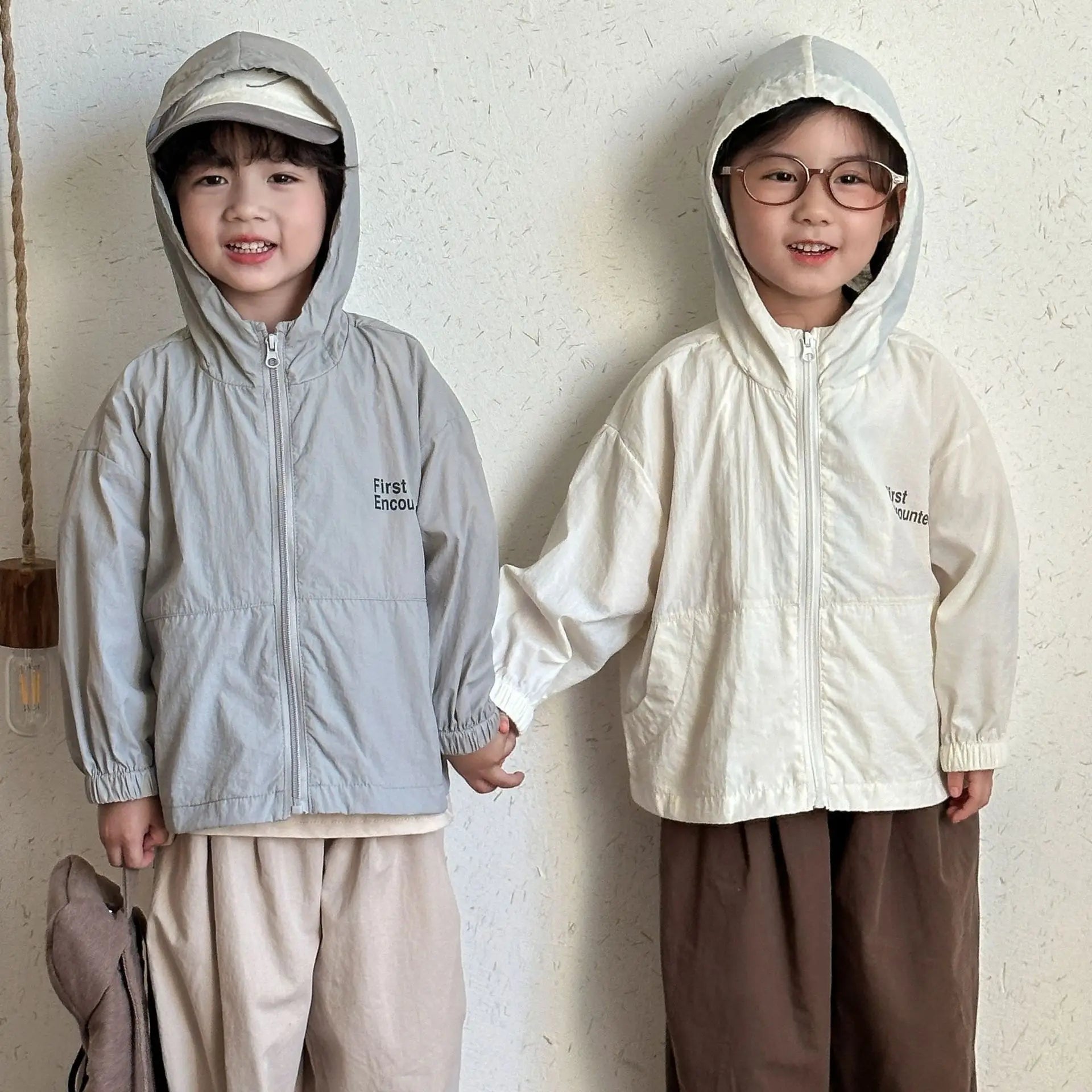 ショートコート・ジャケット・ジャンパー キッズアウター バックロゴプリントフーディジップアップブルゾンジャケット【mh0008824】