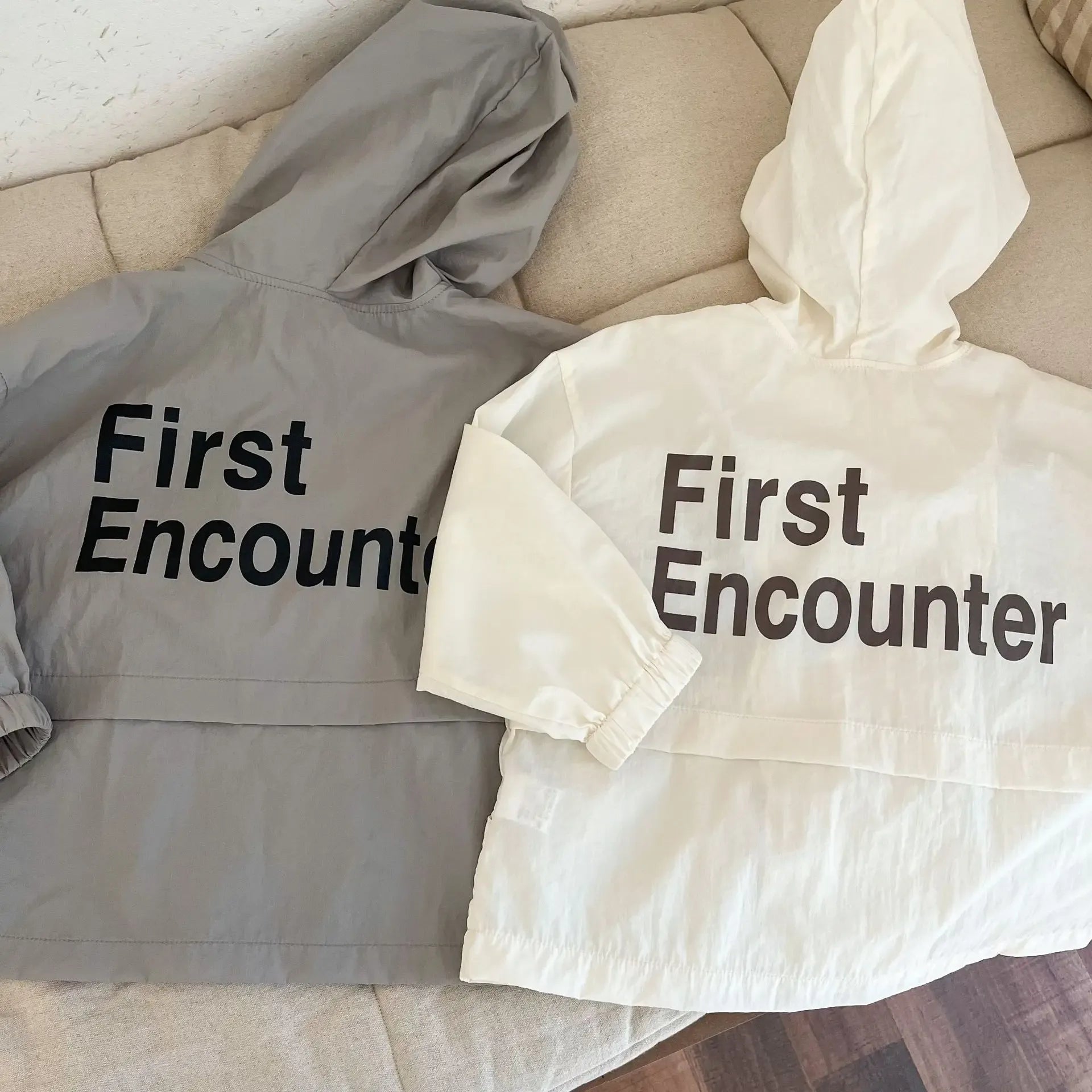 ショートコート・ジャケット・ジャンパー キッズアウター バックロゴプリントフーディジップアップブルゾンジャケット【mh0008824】