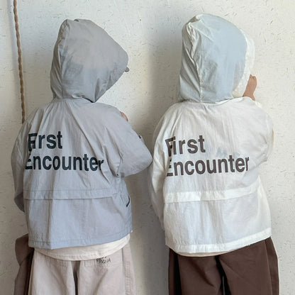 ショートコート・ジャケット・ジャンパー キッズアウター バックロゴプリントフーディジップアップブルゾンジャケット【mh0008824】