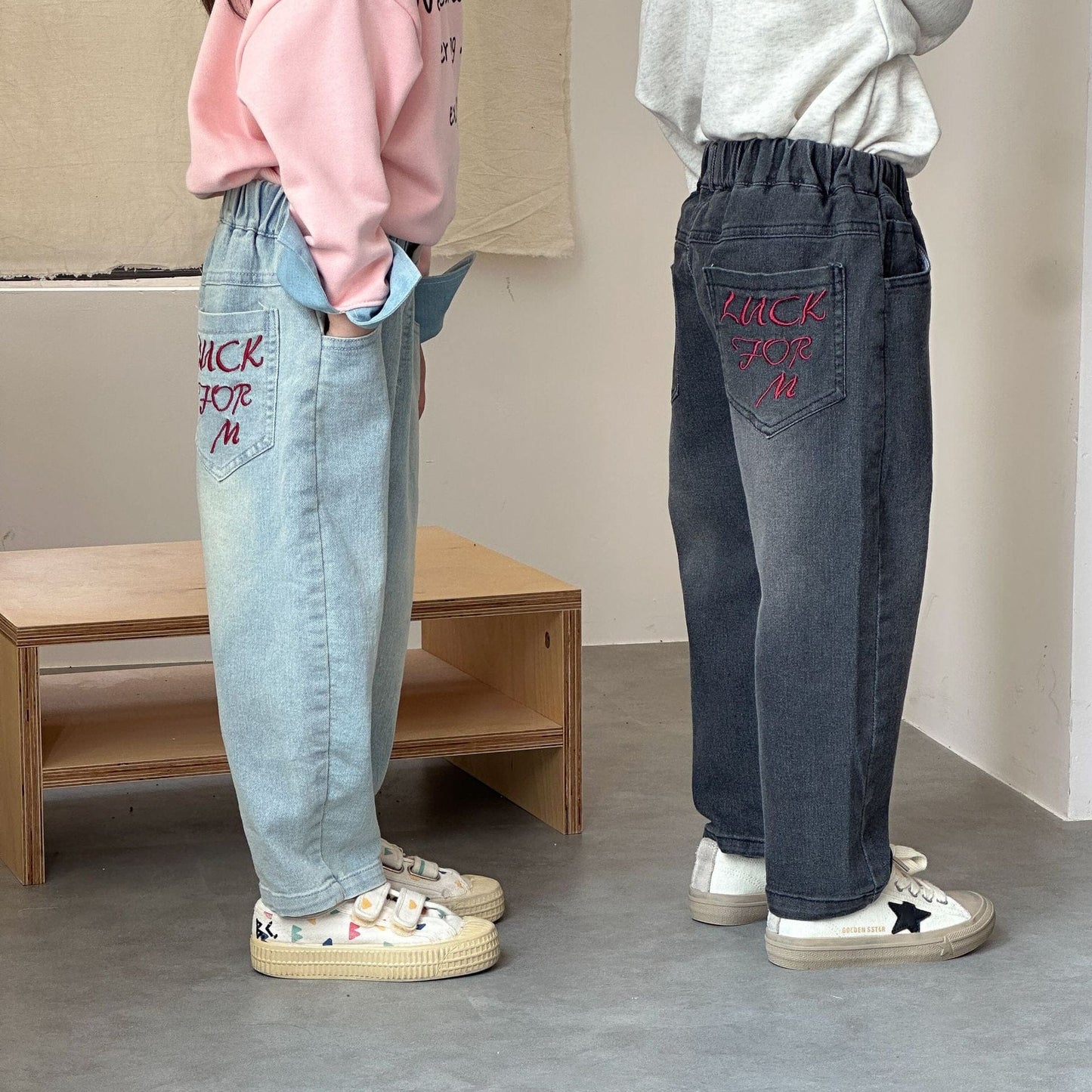 デニムパンツ ポケットロゴデニムルーズパンツジーンズ【mh0010498】