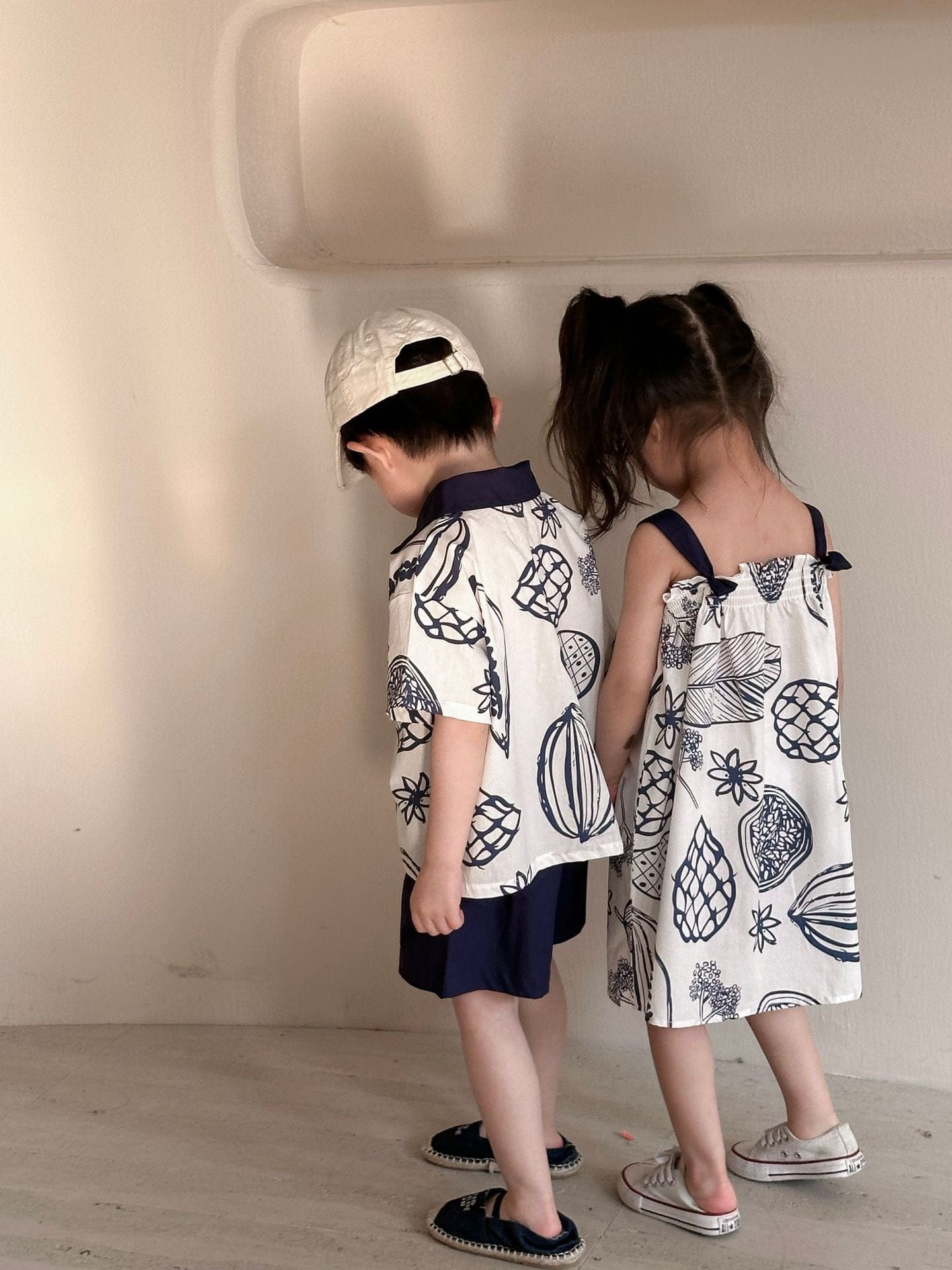 半袖セットアップ ボタニカルフルーツプリント ボーイズ半袖シャツ+ショートパンツ/ガールズノースリーブワンピース リンクコーデ 兄弟姉妹 お揃いコーデ【mh0010975】
