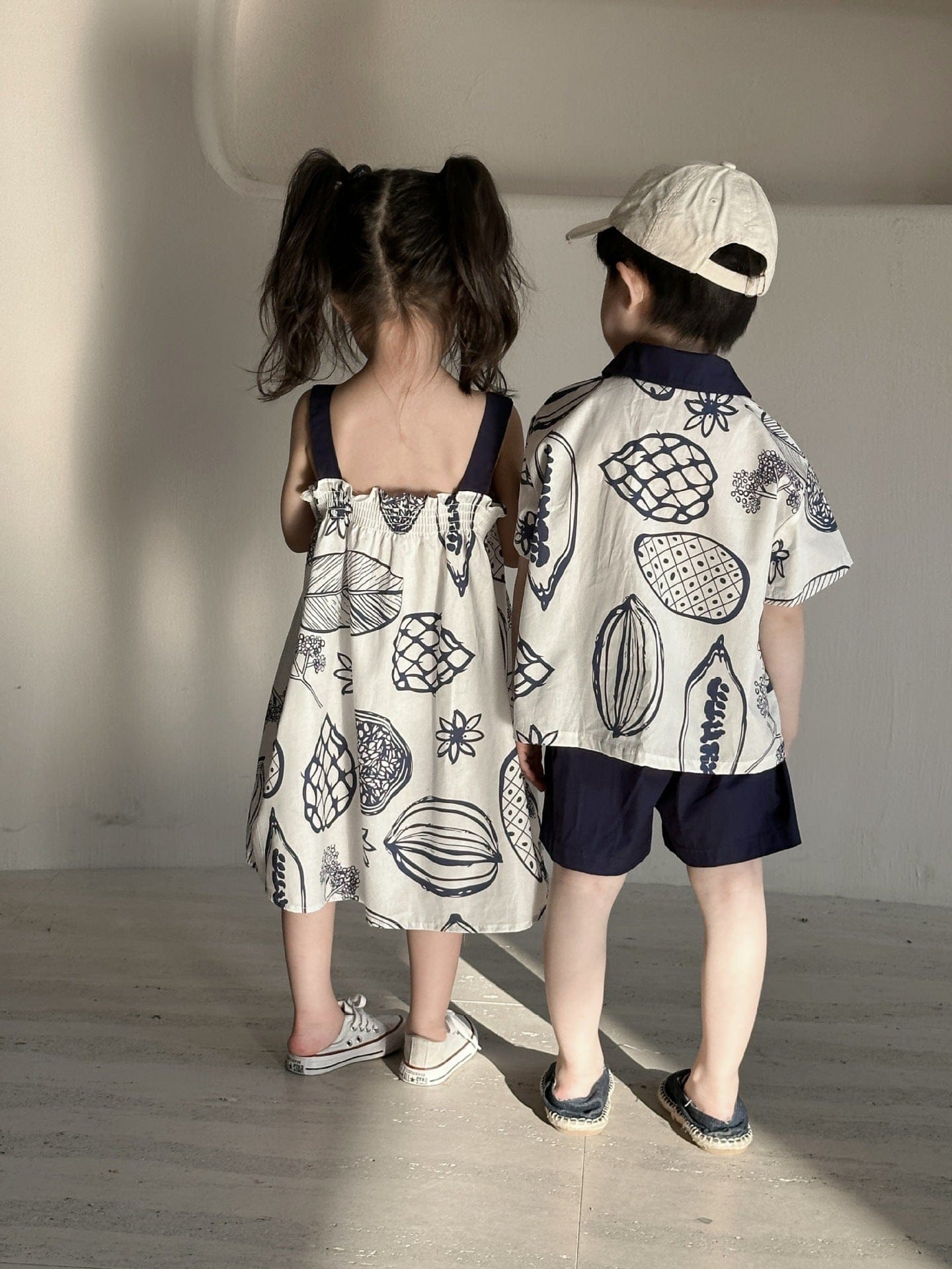 半袖セットアップ ボタニカルフルーツプリント ボーイズ半袖シャツ+ショートパンツ/ガールズノースリーブワンピース リンクコーデ 兄弟姉妹 お揃いコーデ【mh0010975】