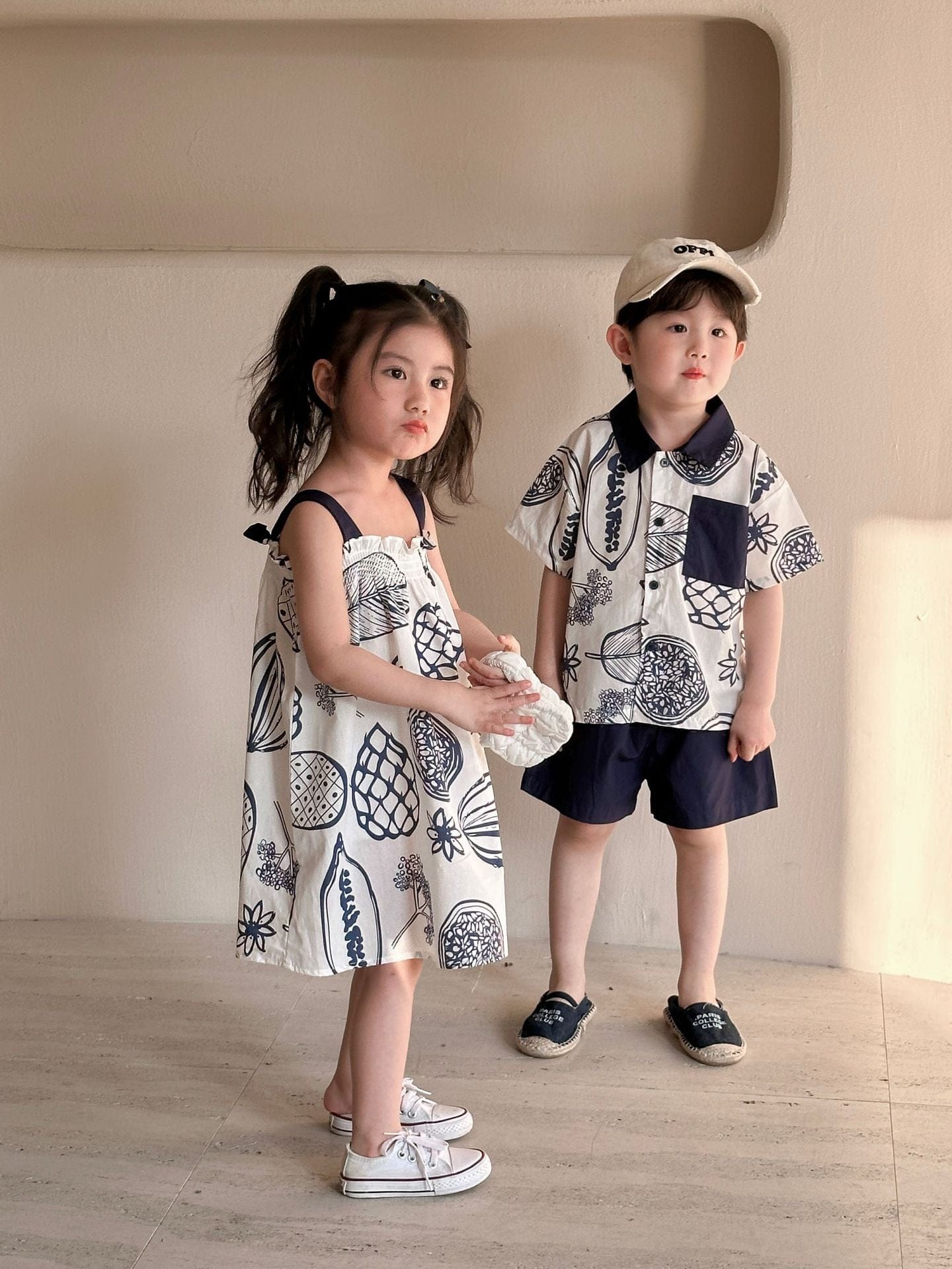 半袖セットアップ ボタニカルフルーツプリント ボーイズ半袖シャツ+ショートパンツ/ガールズノースリーブワンピース リンクコーデ 兄弟姉妹 お揃いコーデ【mh0010975】