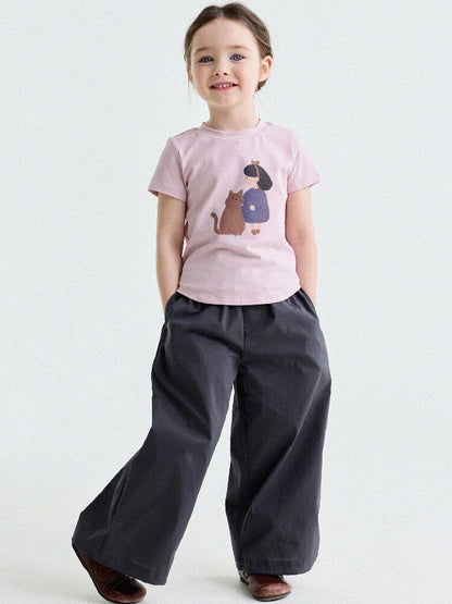 ラッフル付きストレートレッグパンツ（ダークグレー、斜め前から）
