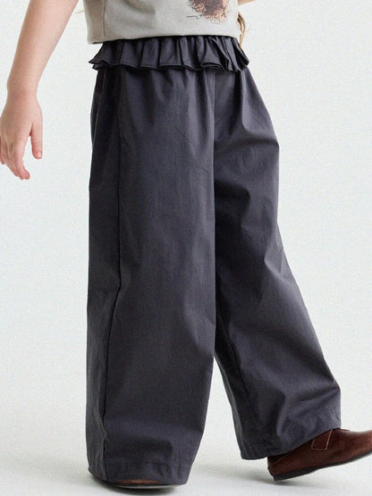 ラッフル付きストレートレッグパンツ（ダークグレー、ワイドシルエット）