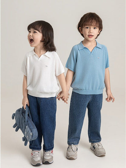 子ども用サマーニットVネックポロシャツ（半袖）ホワイト＆ライトブルー、前面
