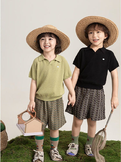 子ども用サマーニットVネック半袖ポロシャツ：カーキと黒、襟付き