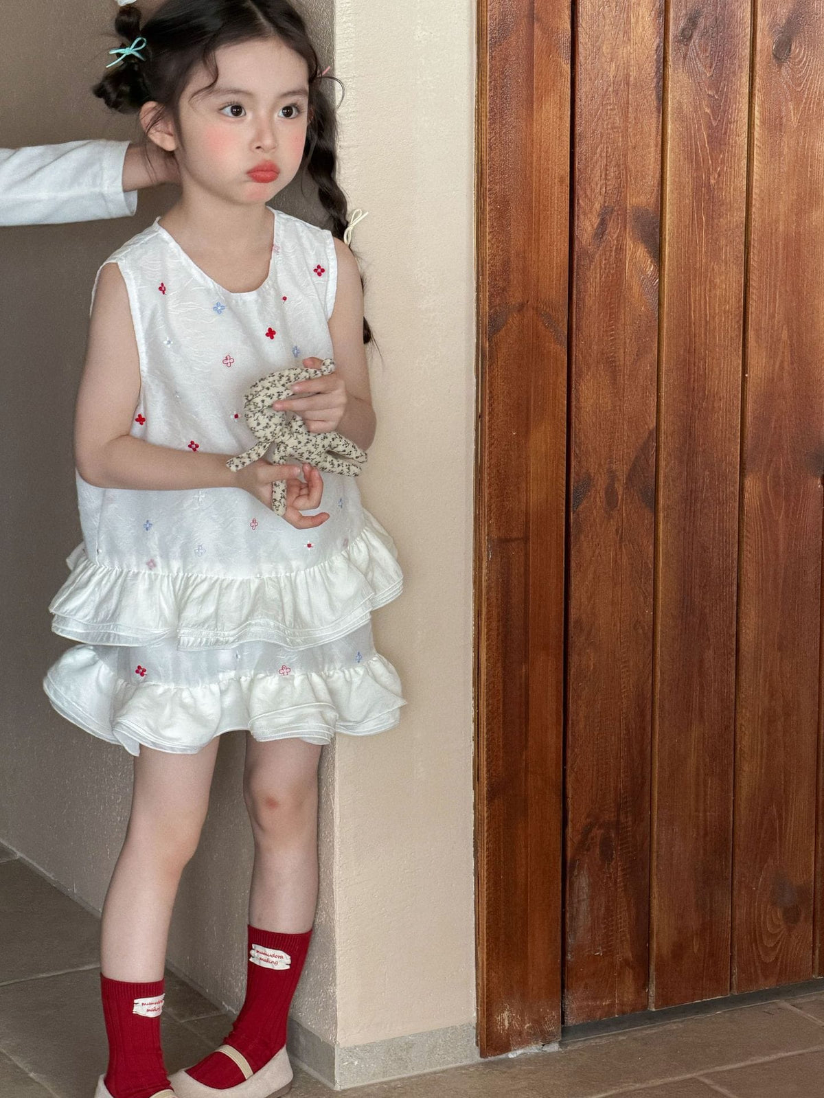Sleeveless Embroidered Floral Ruffle Top Skirt Set フリル ノースリーブトップス スカート セット【mh0013290】 Mu Zika ノースリーブセットアップ