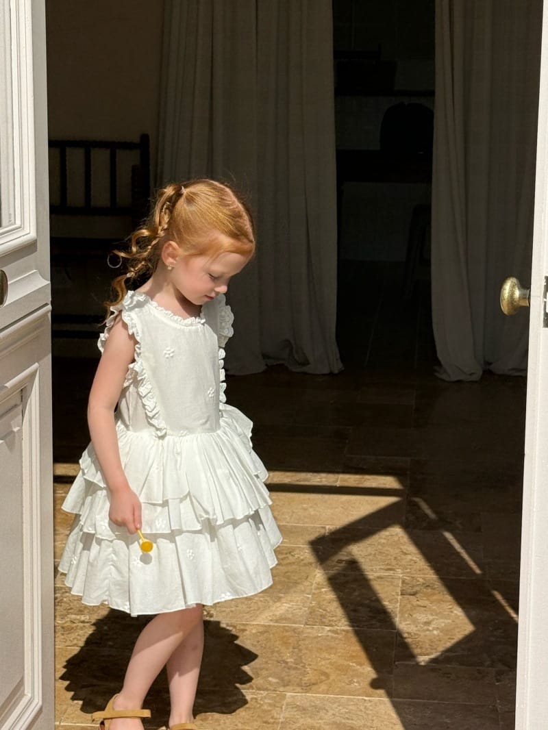 Sleeveless Lace Embroidered Tiered Dress ティアード ノースリーブワンピース【mh0013247】 Chengle ノースリーブワンピース
