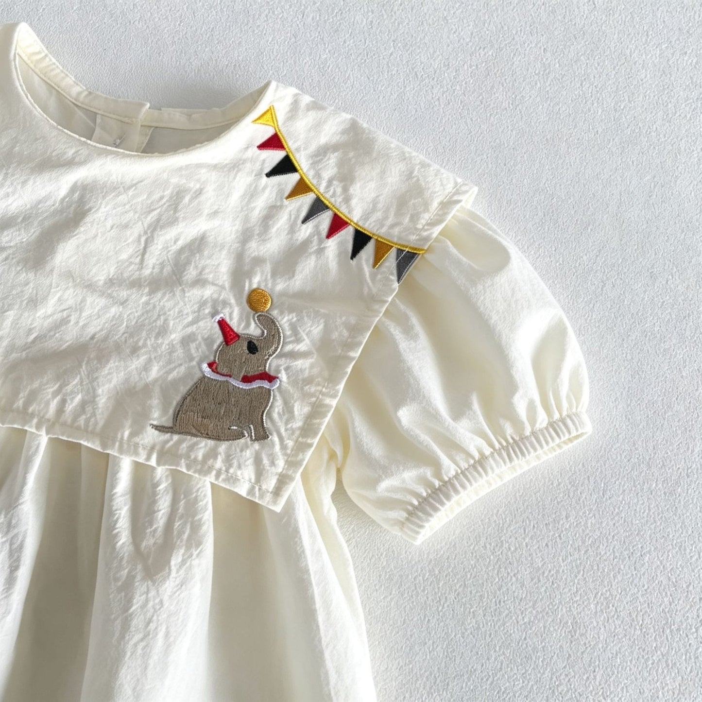 Sleeveless Ruffle Dress サーカス刺繍 ノースリーブロンパース 半袖ワンピース【mh0013430】 angou ノースリーブロンパース