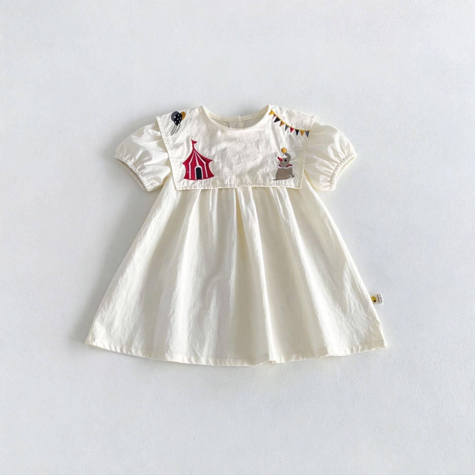 Sleeveless Ruffle Dress サーカス刺繍 ノースリーブロンパース 半袖ワンピース【mh0013430】 Dress / 73cm angou ノースリーブロンパース
