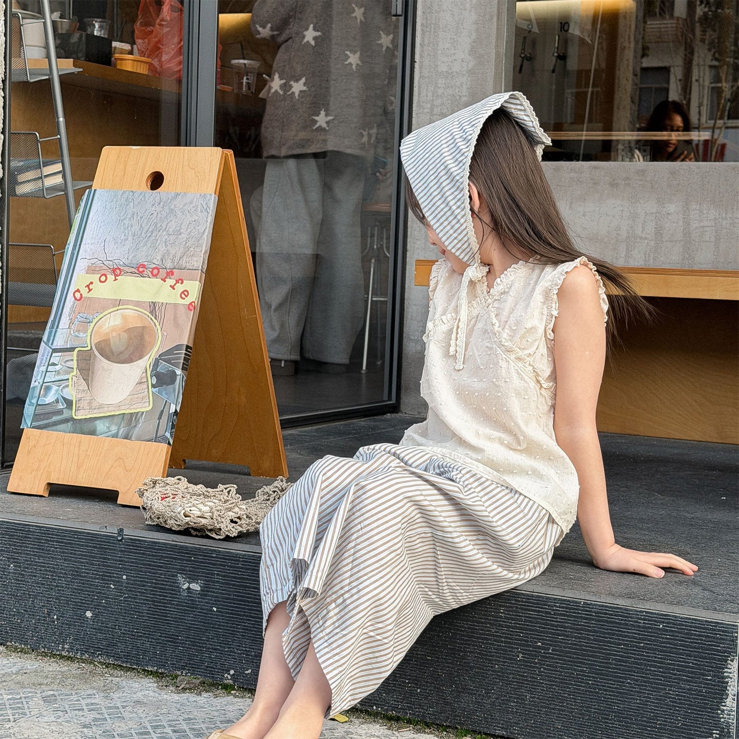 Sleeveless V-neck Ruffle Blouse フリル ノースリーブシャツ【mh0013457】 ADbaby タンクトップ・キャミソール・ノースリーブトップス