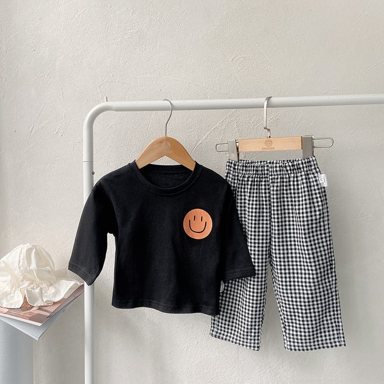 Smiley Long Sleeve Tee & Plaid Pants Set スマイル プリント チェック柄 セットアップ【mh0012672】 Black / 73cm BBAMMA 長袖セットアップ