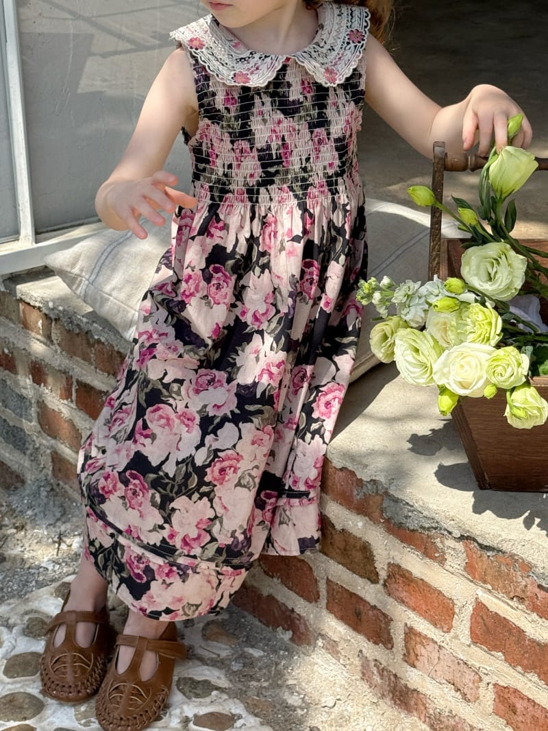 Smocked Embroidered Floral Dress レース襟 フラワー ノースリーブワンピース【mh0012797】 Chengle ノースリーブワンピース
