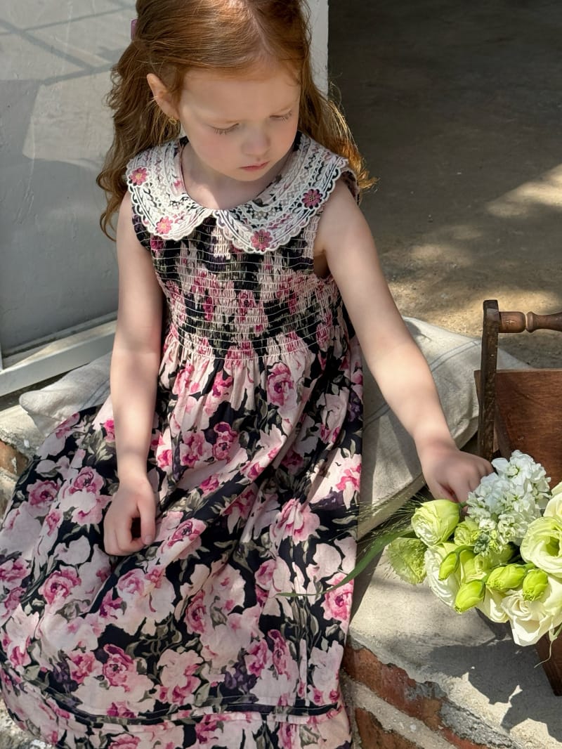 Smocked Embroidered Floral Dress レース襟 フラワー ノースリーブワンピース【mh0012797】 Chengle ノースリーブワンピース