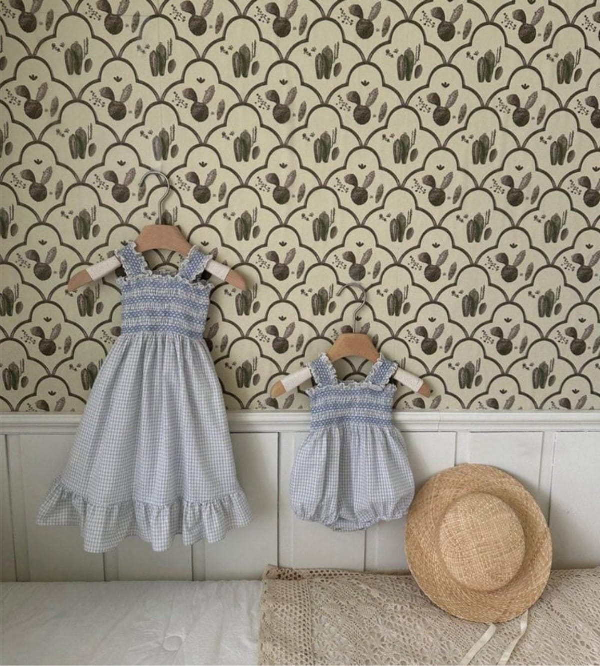 Smocked Ruffle Hem Dress ノースリーブワンピース【mh0013208】 BBAMMA ノースリーブワンピース