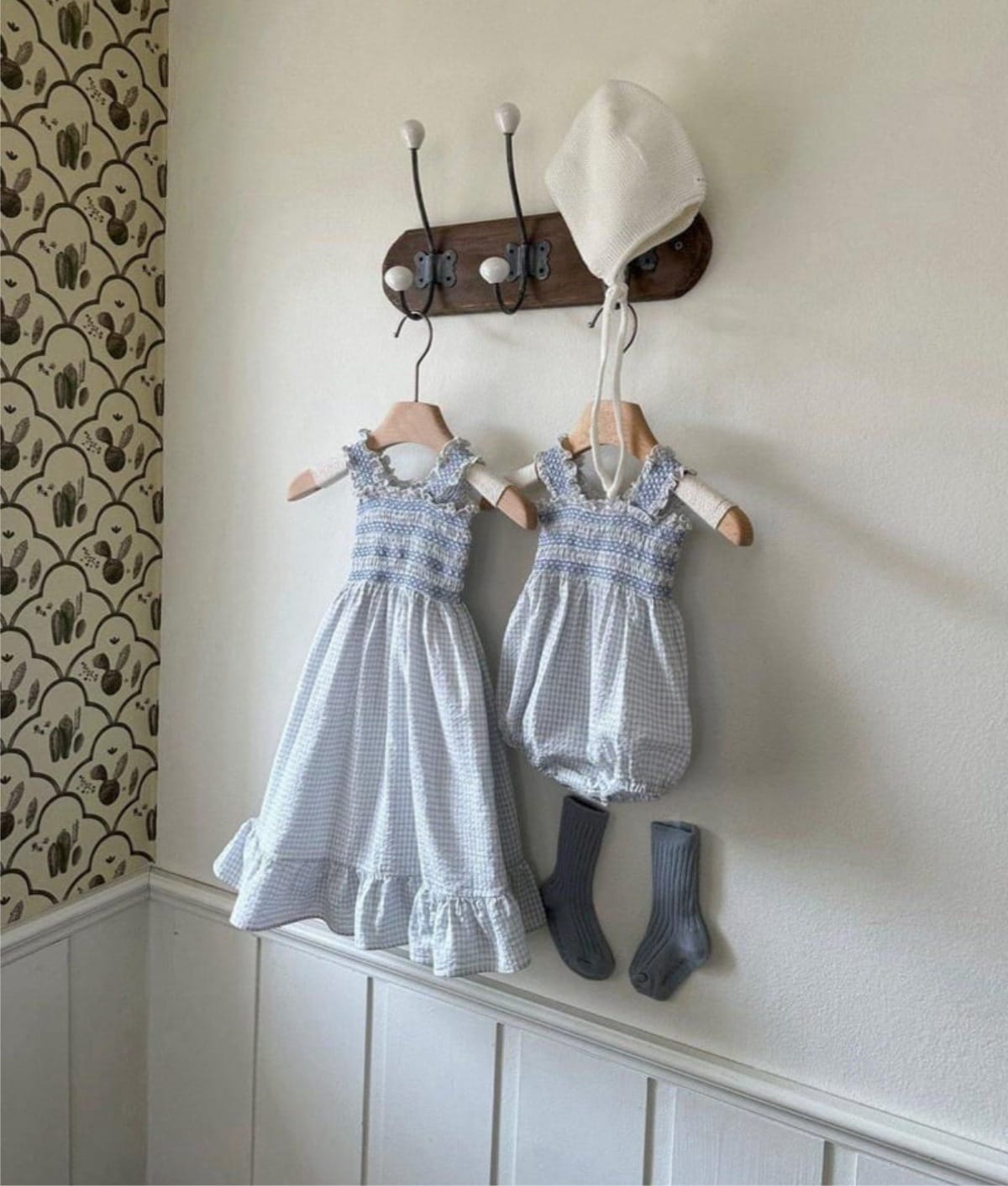 Smocked Ruffle Hem Dress ノースリーブワンピース【mh0013208】 BBAMMA ノースリーブワンピース