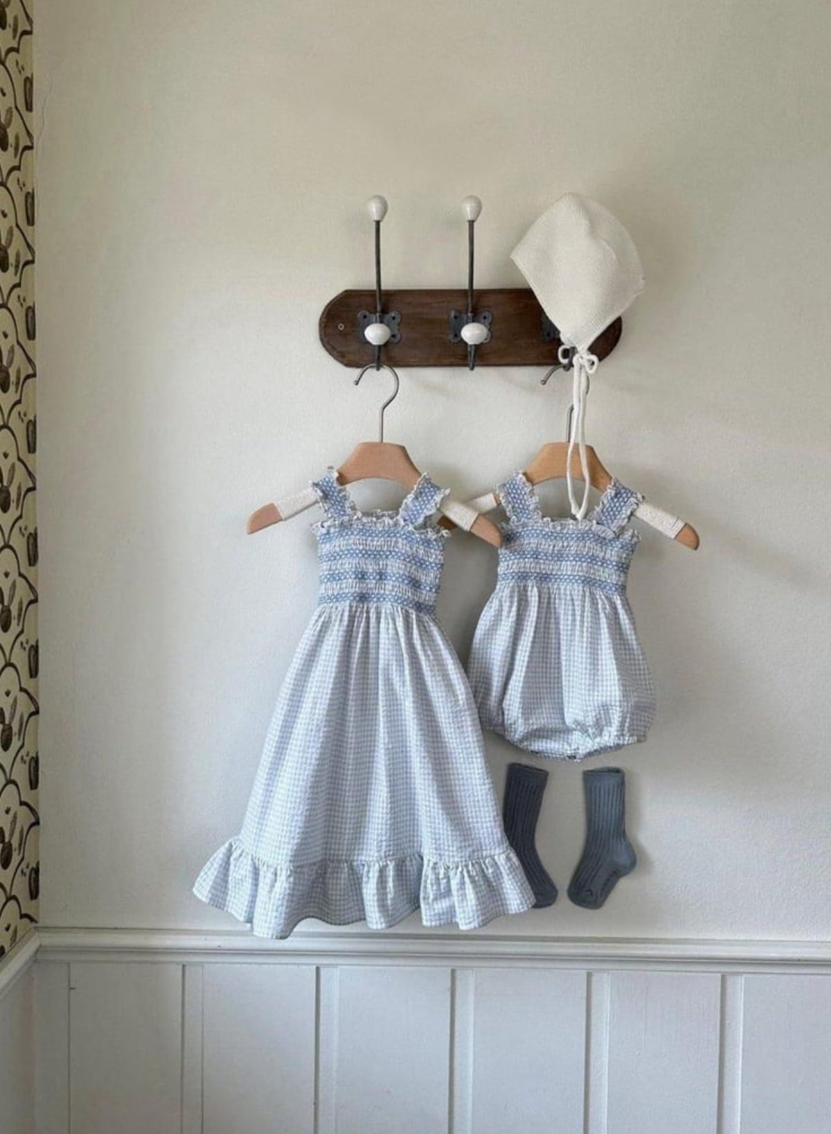 Smocked Ruffle Hem Dress ノースリーブワンピース【mh0013208】 BBAMMA ノースリーブワンピース