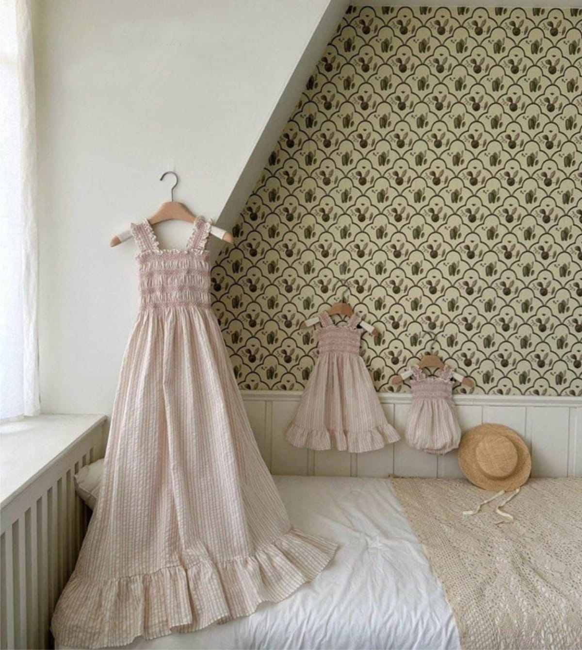 Smocked Ruffle Hem Dress ノースリーブワンピース【mh0013208】 BBAMMA ノースリーブワンピース
