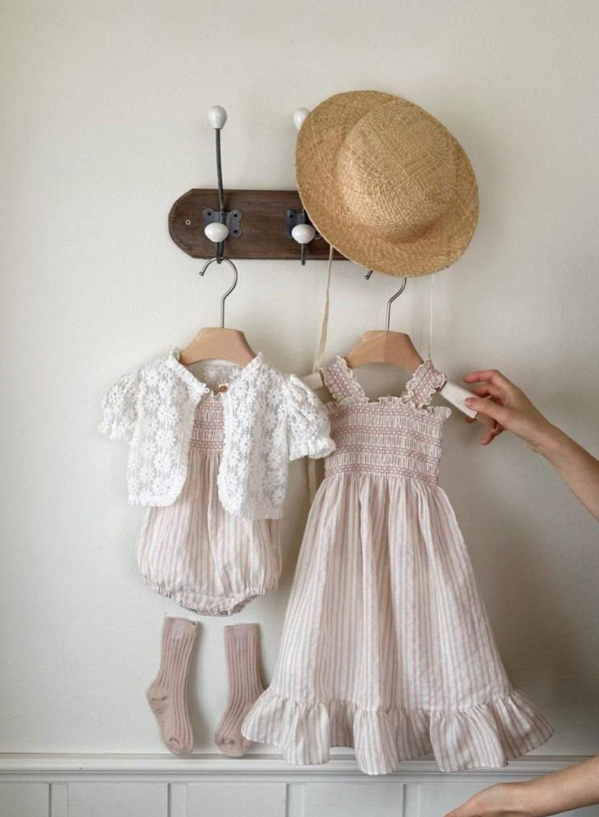Smocked Ruffle Hem Dress ノースリーブワンピース【mh0013208】 BBAMMA ノースリーブワンピース