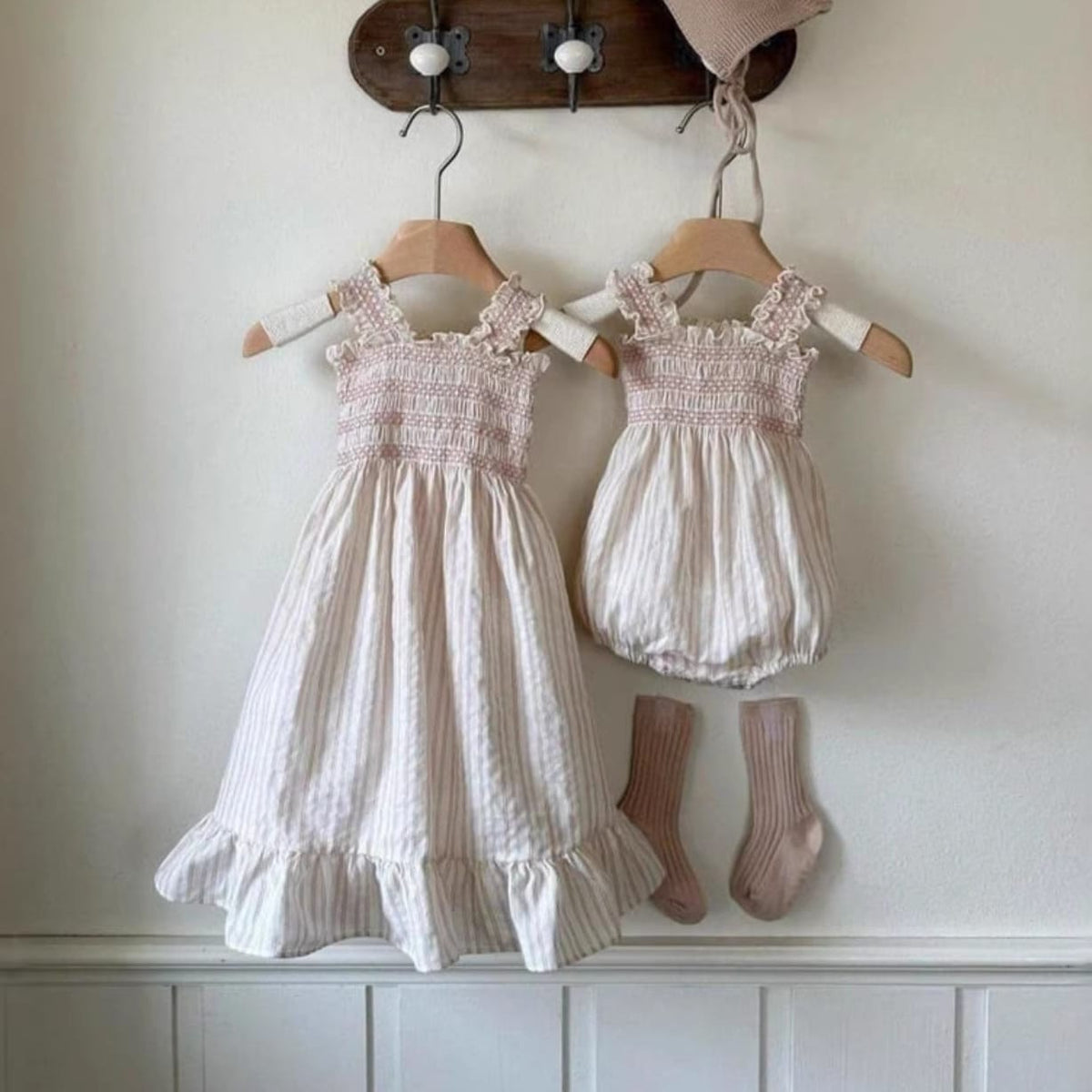 Smocked Ruffle Hem Dress ノースリーブワンピース【mh0013208】 BBAMMA ノースリーブワンピース