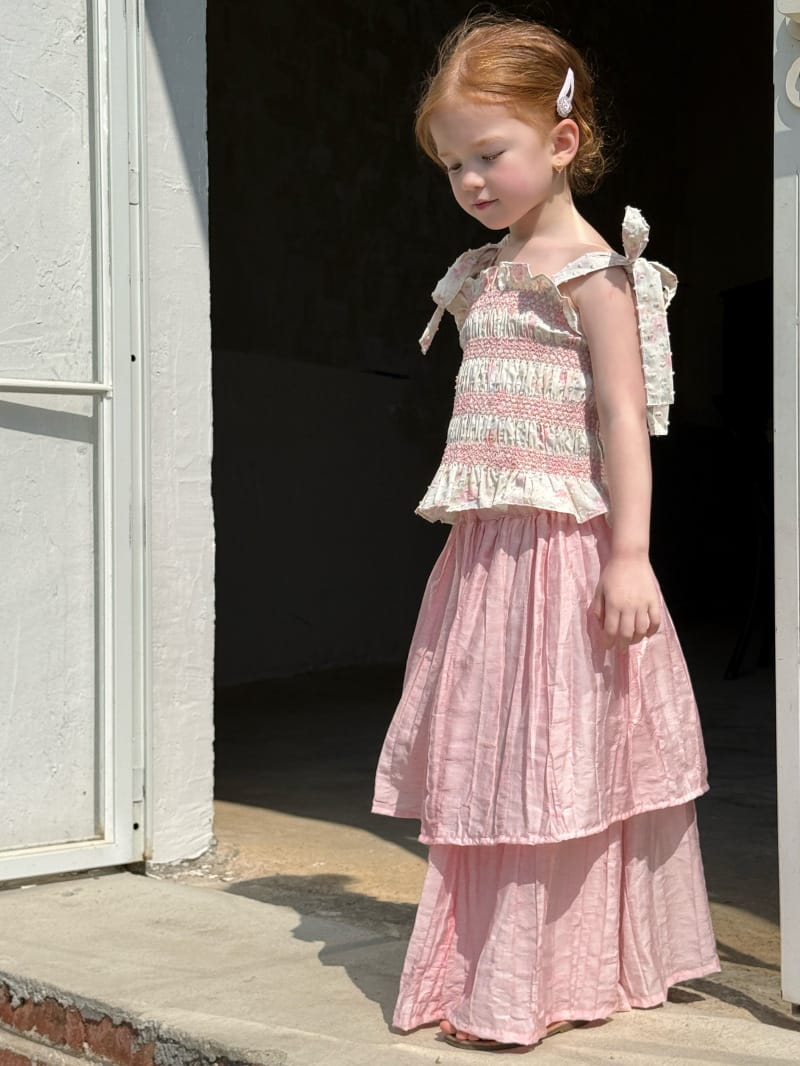 Smocked Tie Shoulder Floral Top ドット ジャガード ノースリーブトップス【mh0012804】 Chengle タンクトップ・キャミソール・ノースリーブトップス