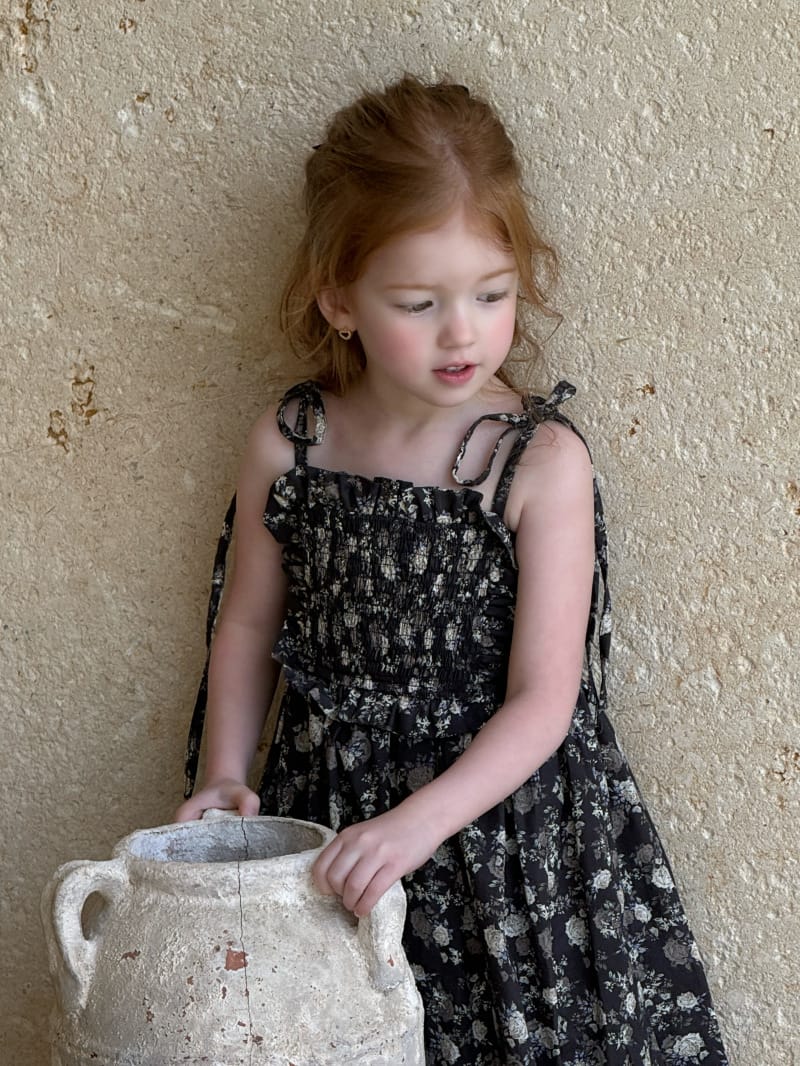 Smocking Shirred Floral Camisole Dress 花柄 コットン ノースリーブワンピース【mh0012807】 Black / 90cm Chengle ノースリーブワンピース