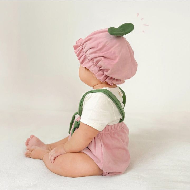 Sprout Stem Strap Romper Bonnet Set フルーツ サロペットブルマ 帽子 セット【mh0013394】 Pink / 73cm TOMMY'S GIFTS サロペットパンツ・サスペンダーパンツ