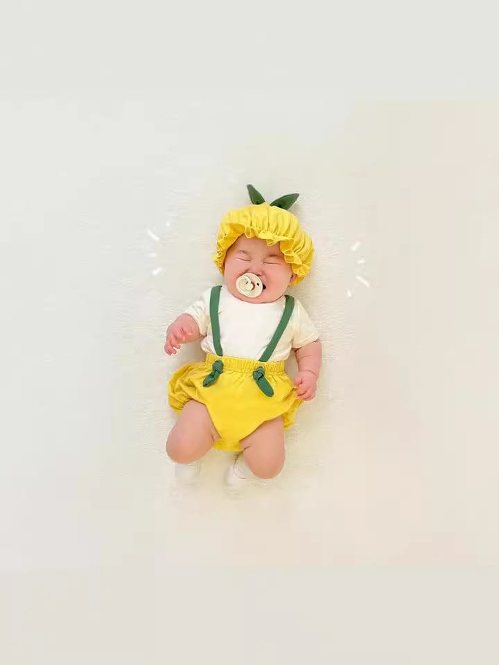 Sprout Stem Strap Romper Bonnet Set フルーツ サロペットブルマ 帽子 セット【mh0013394】 TOMMY'S GIFTS サロペットパンツ・サスペンダーパンツ
