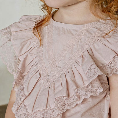 タンクトップ・キャミソール・ノースリーブトップス ボリュームレースフリルノースリーブブラウス【mh0009646】