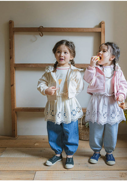 カーディガン・パーカー フリル襟付きジップアップパーカー 小花柄リボン付きポケット フード付きスウェット【mh0010825】