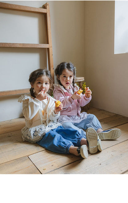 カーディガン・パーカー フリル襟付きジップアップパーカー 小花柄リボン付きポケット フード付きスウェット【mh0010825】