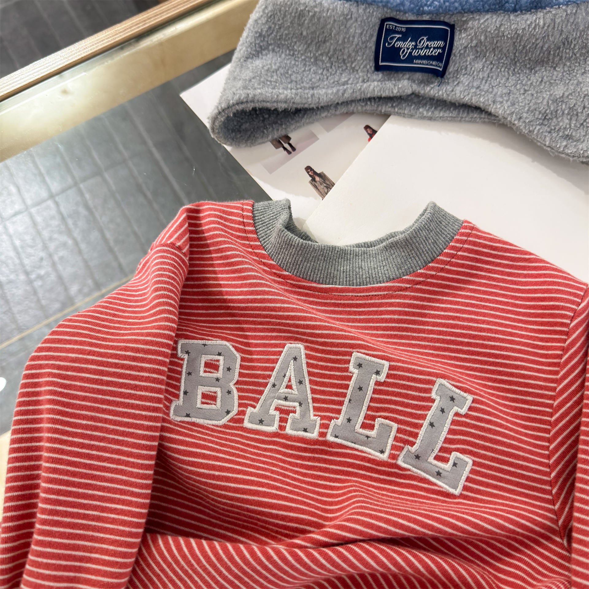Striped Logo Printed Sweatshirt ボーダー ロゴ スウェットシャツ【mh0012446】 ADbaby 長袖Tシャツ