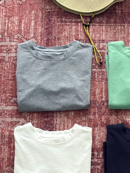 キッズ用半袖Tシャツ4枚セット（グレー・グリーン・白・紺）