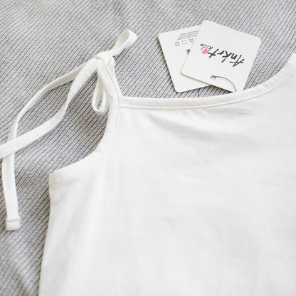 キッズ用白のワンショルダーリボン半袖Tシャツ（襟元アップ）