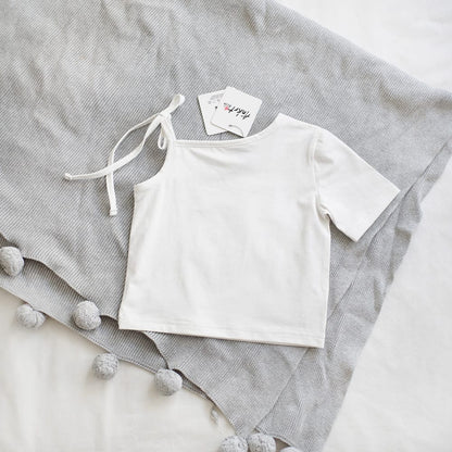 キッズ用白ワンショルダーリボン半袖Tシャツ（平置き）