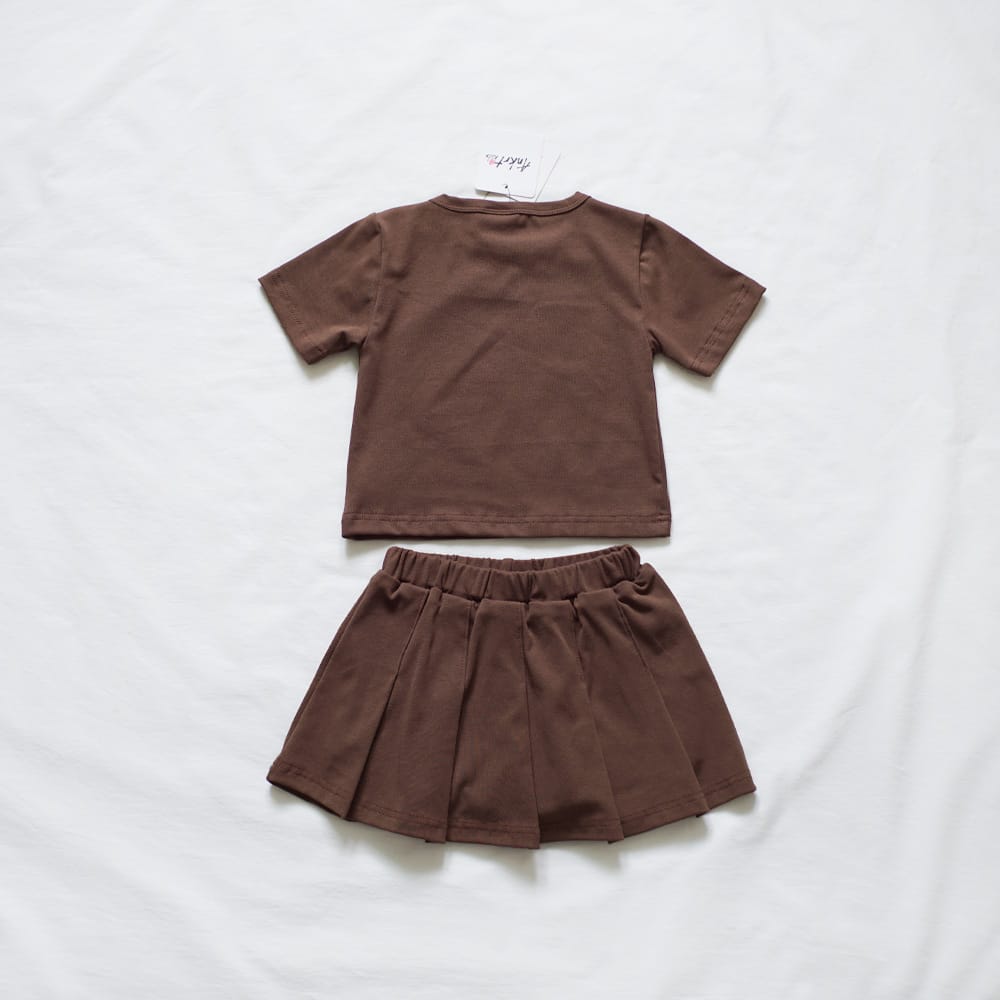 キッズ フロントロゴプリント 半袖Tシャツ プリーツスカート セット【mh0013827】 ANKRT 半袖セットアップ